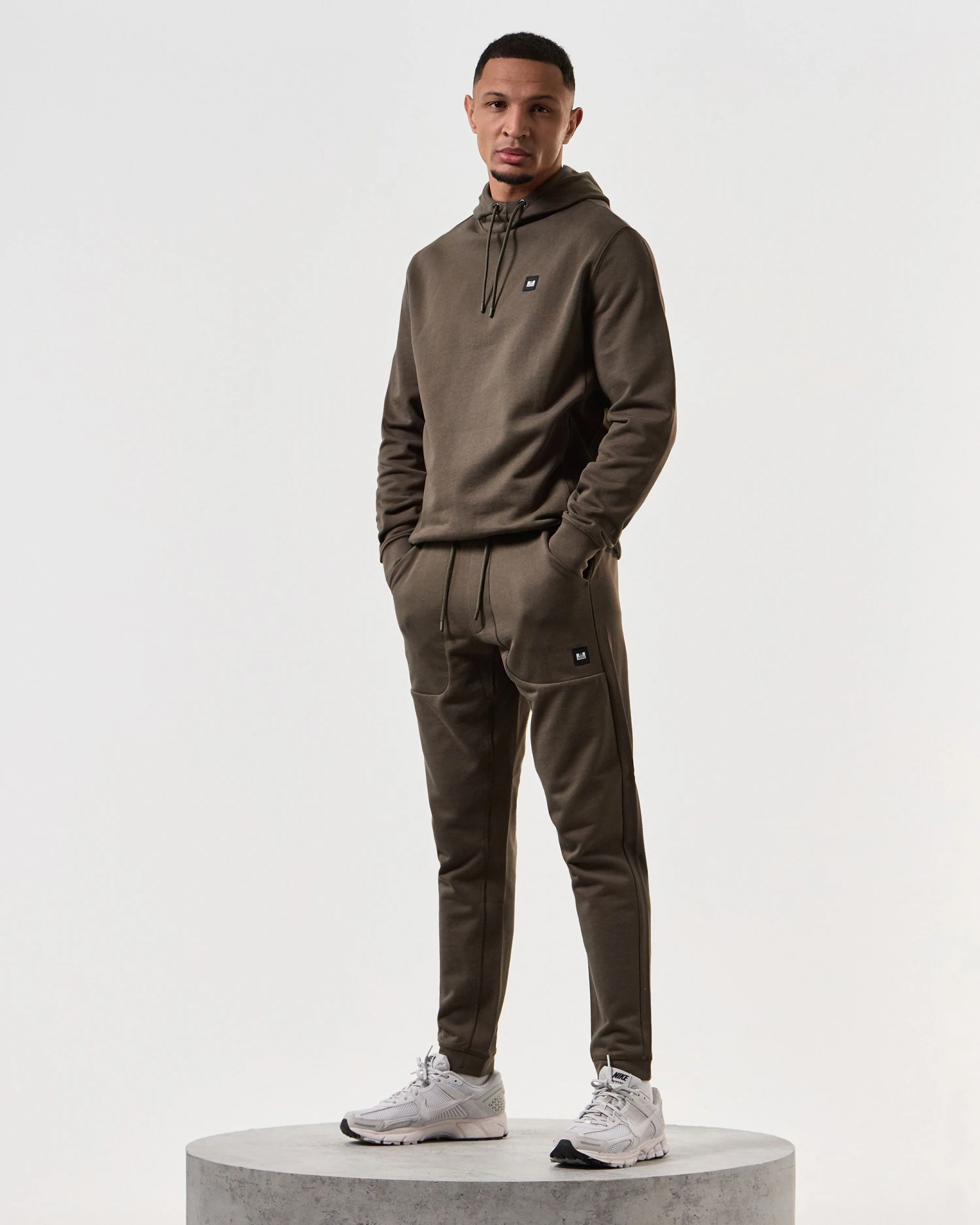 Weekend Offender Rebolledo Jogger Pants Castle Green - Image 2
