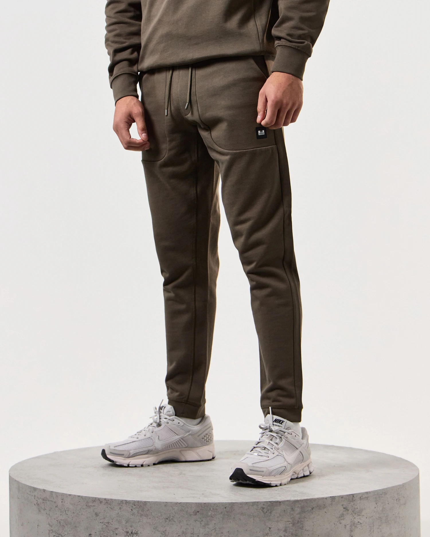 Weekend Offender Rebolledo Jogger Pants Castle Green - Image 3