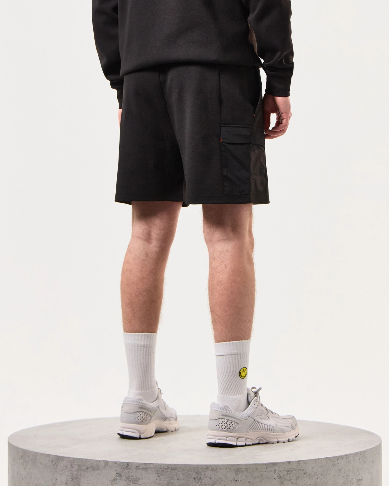Weekend Offender Caleta Shorts Black - Image 4