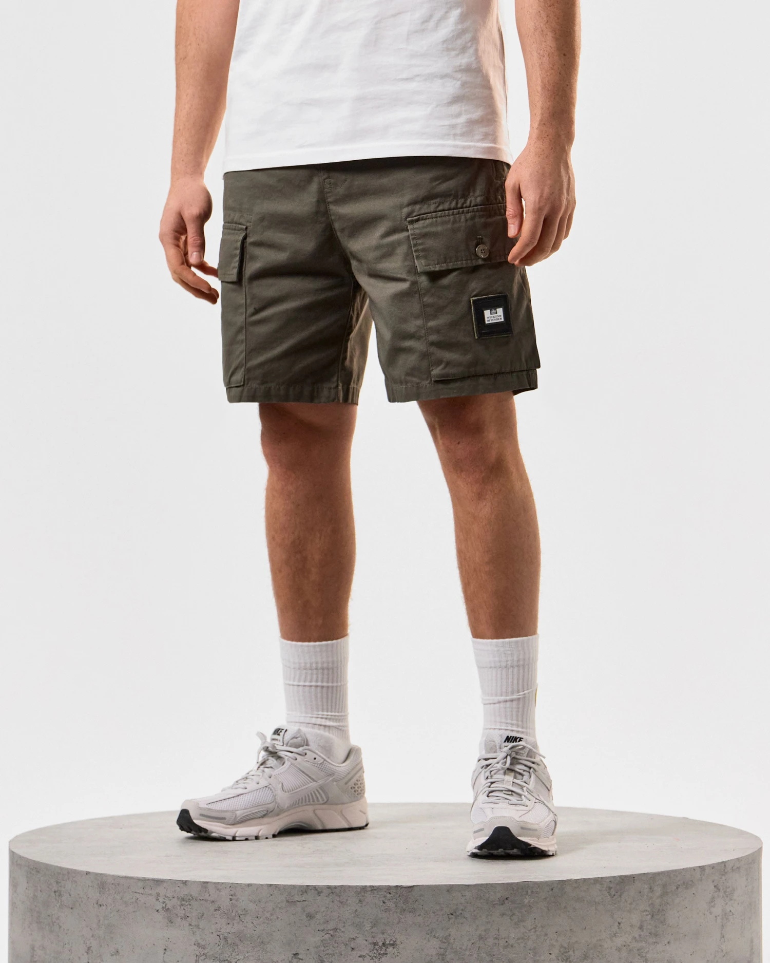 Weekend Offender Scopello Cargo Shorts Castle Green - Image 3