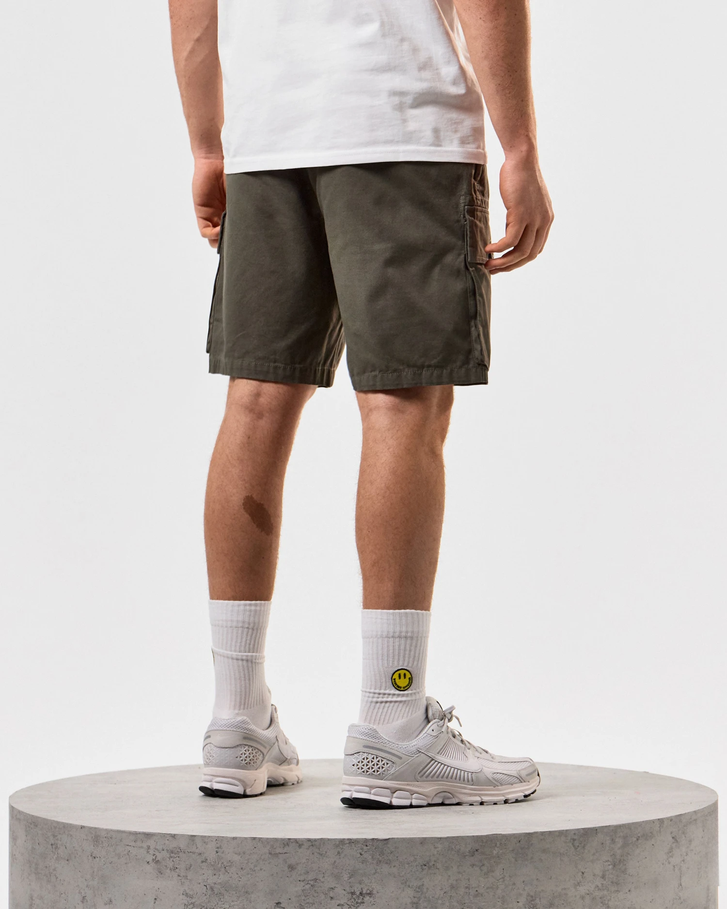 Weekend Offender Scopello Cargo Shorts Castle Green - Image 4