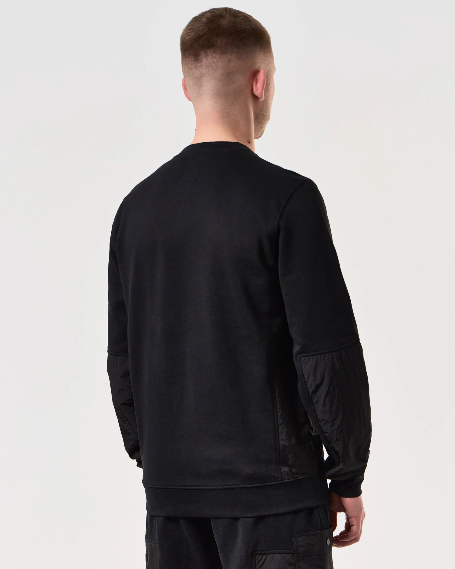Weekend Offender Sirenko Pocket Sweatshirt Black - Image 4